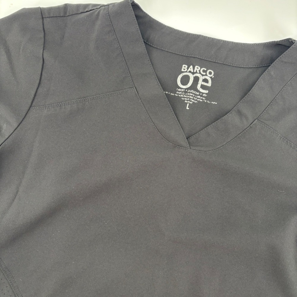 Barco One Scrub Set Women L/LP Black Excellent V-Neck‎ Perforated Pockets 5106